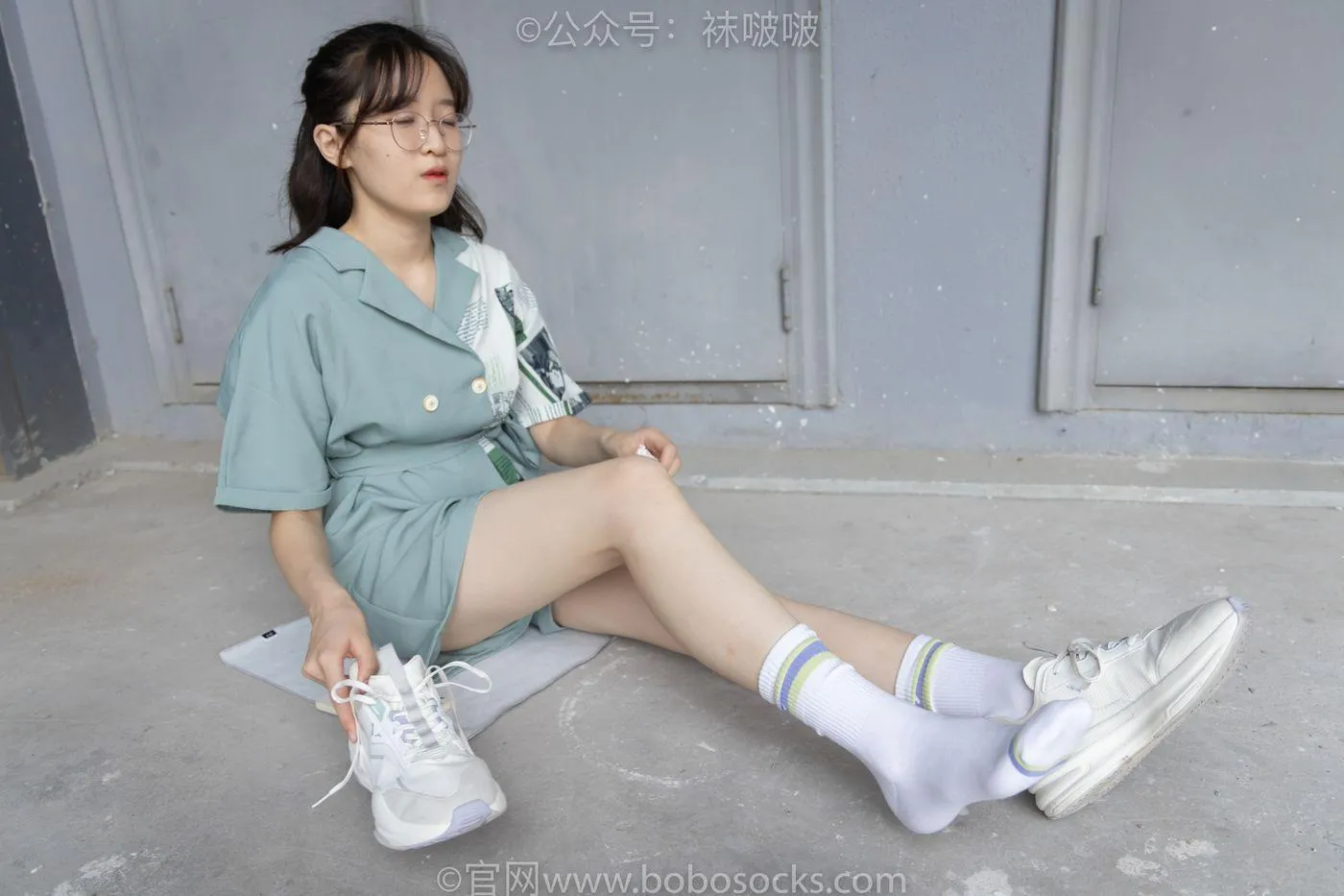 [BoBoSocks袜啵啵]NO.025 熊熊-安踏运动鞋、白色棉袜（踩脏）、裸足 [146P]插图4